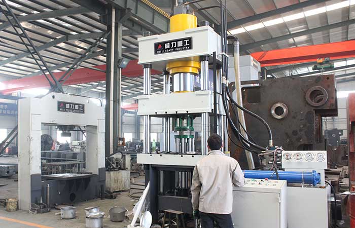 315噸單動(dòng)薄板拉伸液壓機(jī)