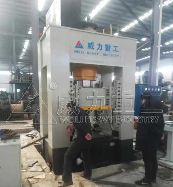 汽車萬向節(jié)軸承座液壓機